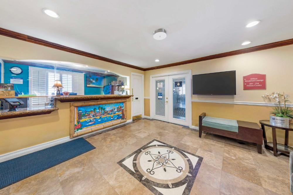 Best Western Harbour Inn & Suites Huntington - Sunset Beach